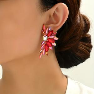 Orecchini pendenti E4121 con cristalli rossi a forma di pianta, montatura a griffe in lega di zinco, gioielli da donna alla moda, stile romantico per feste - Product Image 4