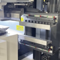 Dobladora de Paneles CNC de Aluminio Totalmente Automática AIOTEK de 2500 mm con Motor y Bomba ATC, Motor y Engranaje de 125 KW para Doblado de Acero Inoxidable