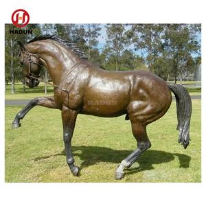 Escultura de Caballo Árabe de Bronce Moderno, Decoración de Jardín de Tamaño Real para Exteriores - Product Image 2
