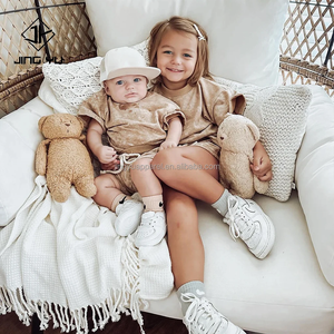 Marque privée de haute qualité, logo de marque personnalisé, t-shirt surdimensionné à manches courtes, ensemble de shorts de vélo 2 pièces, ensembles d'été pour enfants - Product Image 2