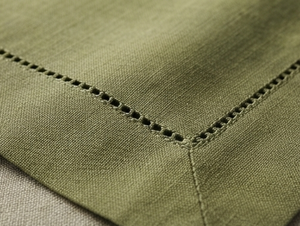 Serviette en tissu de coton vert sauge de qualité supérieure pour la mise en table, salle à manger, restaurant, hôtel, café, mariage, événements et maison - Product Image 3