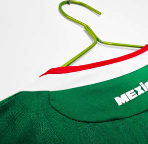 Camisa de Futebol Retrô Tailândia Qualidade Superior México 2010 Uniforme Principal J. Hernandez #14 Camisa de Futebol Retrô Uniforme Alternativo Preto - Product Image 3