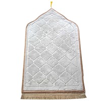 Großhandel geprägte rutsch feste Polyester islamische Gebets matte Wasch barer Gebets teppich im muslimischen Stil Teppich für Zuhause & Moschee