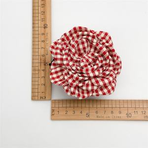 Pince <span class=keywords><strong>à</strong></span> cheveux élégante bleu et jaune <span class=keywords><strong>à</strong></span> motif écossais 3D avec fleur, pour <span class=keywords><strong>chignon</strong></span> demi-hauteur, pince requin professionnelle pour salon, sectionnement et fixation - Product Image 4