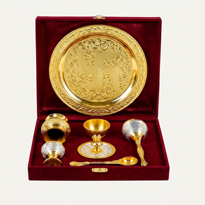 Plateau de prière Pooja Thaali rond en laiton de 8 pouces, plaqué or, sculpté, plateau en métal sculpté, plateau de prière Pooja Thaali plaqué or - Product Image 1