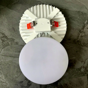 ไฟแผง LED แบบฝัง 20W 4100K ตัวเรือนพลาสติก ป้องกันแสงสะท้อน CRI85 3040 ลูเมนส์ ดีไซน์ทันสมัย เหมาะสำหรับโรงแรม - Product Image 1