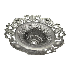 Plafonnier rond victorien ajouré avec motif floral 180, accessoire de lustre soudé et estampé - Product Image 1