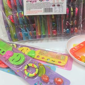 Juguetes de Caramelo de Dibujos Animados al por Mayor, Juguetes de Peine para Niños con Caramelos de Gomitas de Frutas - Product Image 4