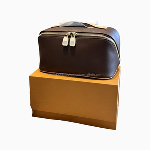 Bolsos de Maquillaje Pequeños de Lujo con Cremallera y Asa Suave de PU para Mujer, Tendencia 2026, Venta al por Mayor - Product Image 3