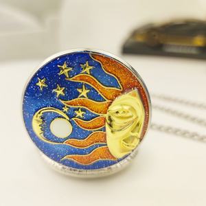 Reloj de Bolsillo Redondo Moderno y Exclusivo con Movimiento de Cuarzo, Mini Cronógrafo de Marca Privada con Diseño de Águila y Luna - Product Image 5