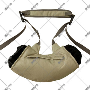 Calentadores de manos acolchados en negro y gris, talla única, resistentes al viento para uso en exteriores - Product Image 2