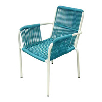 Meubles d'extérieur en aluminium durables, légers et au design minimaliste pour hôtels et parcs, ensemble de table à manger pour le jardin