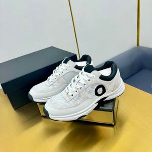 Calzado deportivo informal de tela de red, de diseño lujoso y personalizado, transpirable, con propiedades antideslizantes y resistentes al desgaste, para parejas. - Product Image 5