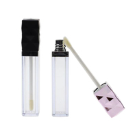 Nouveaux tubes de gloss à lèvres carrés roses de luxe personnalisés 7ml avec bouchon à vis ABS, applicateur vide et finition brillante scintillante