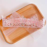 Nouvelle Série 2025 : Bandeau Bébé en Tissu Dentelle Florale avec Perles Immortelles – Accessoire Cheveux Doux et Élastique pour Bébé