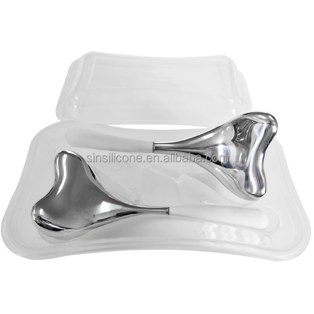 รูปหัวใจสีเงิน 2 ชิ้น พร้อมกล่องพลาสติก