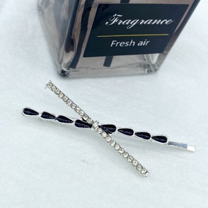 Pince à <span class=keywords><strong>cheveux</strong></span> minimaliste en strass pour femme, barrette latérale pour <span class=keywords><strong>frange</strong></span>, en émail, en forme de X, en métal scintillant, idéale pour le quotidien et les trajets. - Product Image 4