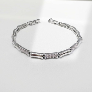 Pulseras de plata 925 al por mayor, de lujo, chapadas en oro de 18k, geométricas, con circonita, gruesas, delicadas, para mujer, chapadas en rodio, ideales para el verano. - Product Image 3
