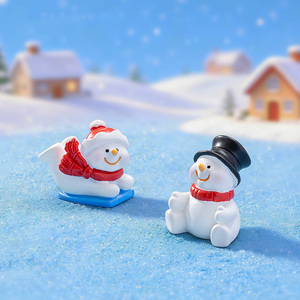 Mini Figuras de Resina de Muñecos de Nieve Navideños en Miniatura, Adornos para Manualidades Navideñas, Decoración de Jardín de Hadas y Casa de Muñecas - Product Image 4