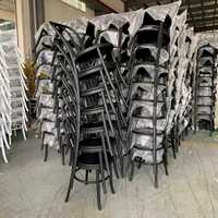 Chaise d'hôtel Thonet moderne en plastique, durable, empilable, démontable pour l'intérieur et l'extérieur