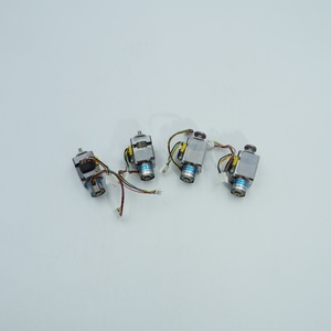 Moteur articulé universel pour robot industriel A-B-B Yumi IRB14000 & IRB14050, référence 3HAC036950-001, en acier et cuivre, pour l'automatisation - Product Image 1