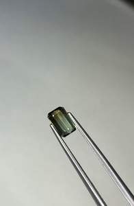 Cristal de Turmalina Natural en Bruto en Oferta para Terapia Energética y Fabricación de Joyas Disponible al Mejor Precio - Product Image 3