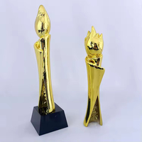 Trophée en résine de torche de flamme de feu d'or Trophée en verre de résine en métal pour la promotion