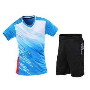 Kunden spezifisches Unisex-Badminton-T-Shirt-Set für Erwachsene Wärme übertragung Bedrucktes 100% Polyester Leichtes, atmungsaktives Schweiß ableiten - Product Image 1