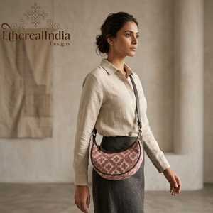Bolso de media luna con estampado indio, hecho a mano, estilo bohemio, con ribete de cuero vegano, fabricante mayorista, exportación de la India - Product Image 2