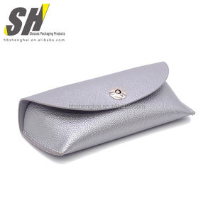 Estuche de Gafas de Sol Portátil para Mujer, Diseño Cuadrado, Color Negro, Material de Terciopelo PU, Cierre con Botón - Product Image 2