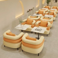 Ensemble de Tables et Chaises en Cuir pour Salles à Manger, Commerces, Hôtels, Cafés et Restaurants – Vente en Gros