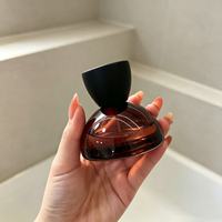 Flacon de parfum en verre transparent conique plat de forme spéciale, atomiseur unique personnalisé de 30 ml, 50 ml, 100 ml avec bouchon en bois