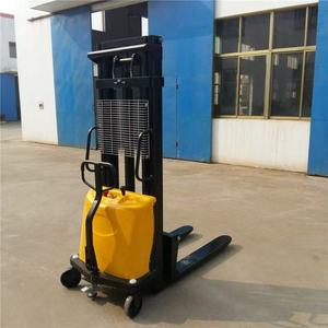 Montacargas Semiautomático Personalizado, Elevador Hidráulico con Horquillas Ajustables Semieléctricas, Capacidad de 2 Toneladas / Altura de 2.5 m - Product Image 4
