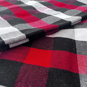 Tissu en rayonne/viscose 100% - Fil Masai teint en rouge à carreaux pour vêtements traditionnels africains - Product Image 3