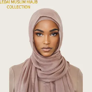 Nuova sciarpa hijab in viscosa 100% di vendita calda veli in voile leggero per scialle hijab quotidiano della sorella musulmana