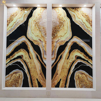Dalles en pierre frittée onyx noir or, carreaux en porcelaine polis et émaillés pour la décoration intérieure et murale de salles de bain de luxe