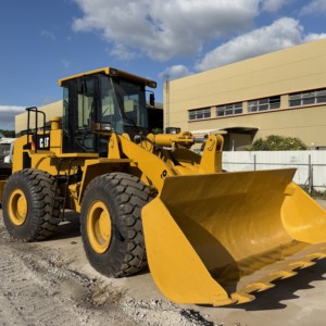รถตักล้อยาง CAT 950G มือสอง สภาพดี นำเข้าจากญี่ปุ่น น้ำหนัก 18 ตัน ความจุบุ้งกี๋ 3.1 ลูกบาศก์เมตร เหมาะสำหรับงานขนถ่ายวัสดุขนาดใหญ่ พร้อมจัดส่ง - Product Image 1
