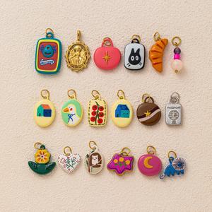 Faune et flore |   Pendentifs en émail peints à la main de style italien en acier inoxydable plaqué PVD 18 carats |   Étanche et sans ternissement - Product Image 6