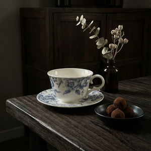 Set di Tazza e Piattino in Ceramica Blu Floreale <span class=keywords><strong>Vintage</strong></span> <span class=keywords><strong>da</strong></span> 250ml, Tazza <span class=keywords><strong>da</strong></span> Tè e Caffè Europea per Caffetterie e Hotel - Product Image 2