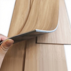 Dalles de revêtement de sol PVC LVT auto-nivelantes de qualité export, à aspiration, imperméables, résistantes à l'humidité, écologiques et épaissies - Product Image 1