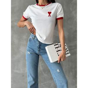 Camisetas Bordadas Rojas Crema para Mujer, Producto al por Mayor de Topshow - Product Image 2