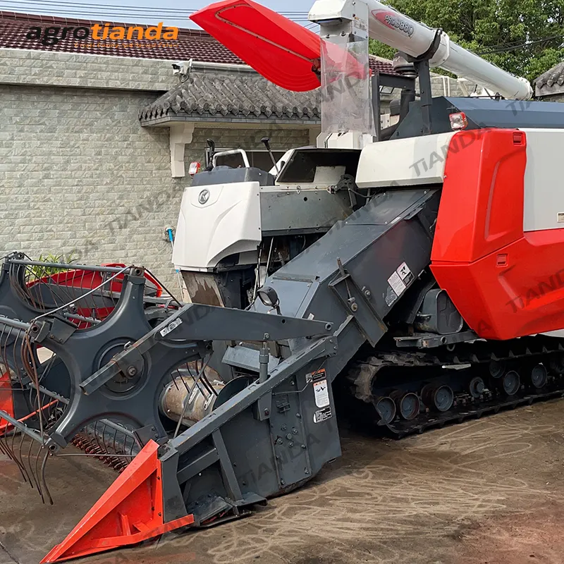 Digunakan menggabungkan Harvester Kubota 988 digunakan untuk petani