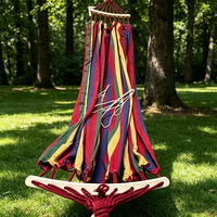 Hamac de camping et de randonnée pour 2 personnes en toile durable et facile d'entretien, mélange coton-polyester, avec barre transversale en bois massif, rayures arc-en-ciel