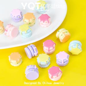 Populares cabujones de resina con forma de pastel dulce para figuras de comida en miniatura de casas de muñecas y decoraciones DIY para llaveros - Product Image 2