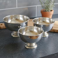 Ensemble de 3 bols à pieds en aluminium poli - Fabriqués à la main, sans plomb, durables, design classique, pour usage domestique
