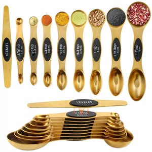 Juego de 8 Cucharas Medidoras Magnéticas Apilables de Acero Inoxidable Dorado, de Doble Cara, con Nivelador - Product Image 1