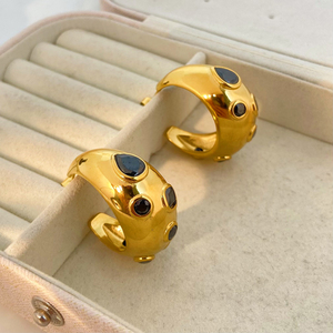 INS gli stessi <span class=keywords><strong>orecchini</strong></span> a <span class=keywords><strong>mezzaluna</strong></span> in <span class=keywords><strong>oro</strong></span> 18k <span class=keywords><strong>oro</strong></span> nero zircone a forma di <span class=keywords><strong>mezzaluna</strong></span> grossi accessori in acciaio inossidabile Non sbiaditi all'ingrosso - Product Image 4