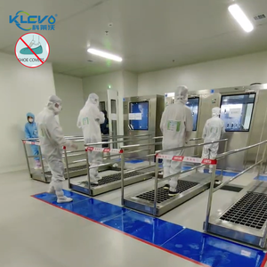 La machine industrielle de nettoyage de semelle de chaussure est un must-have pour toute usine visant une propreté de premier ordre - Product Image 1