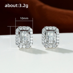 Boucles d'oreilles clous carrées ajourées en zircon pour femme, bijoux de mode géométriques minimalistes - Product Image 5