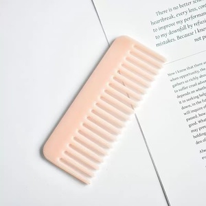 Peigne en acétate de cellulose avec dents traitées anti-statique, pour un coiffage doux des cheveux, portable et élégant - Product Image 2